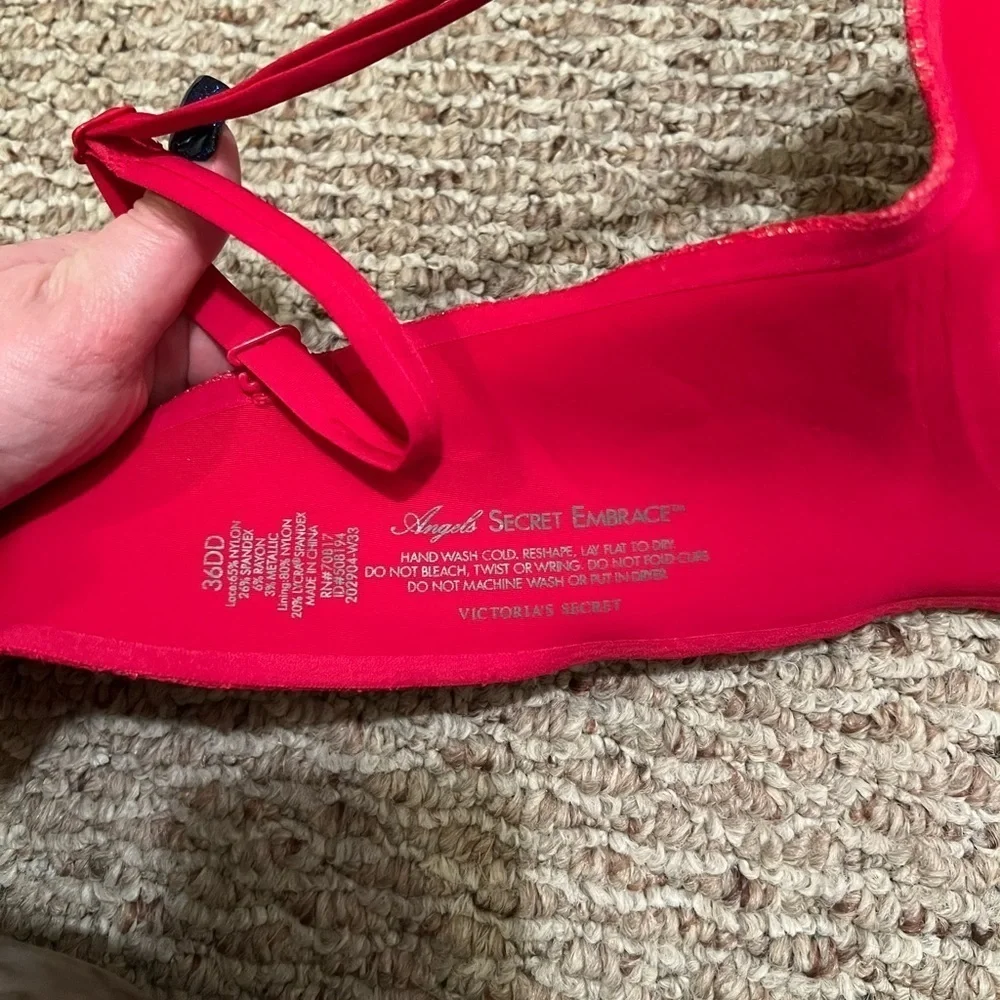 VS Angels secret embrace bra - Picture 3 of 3